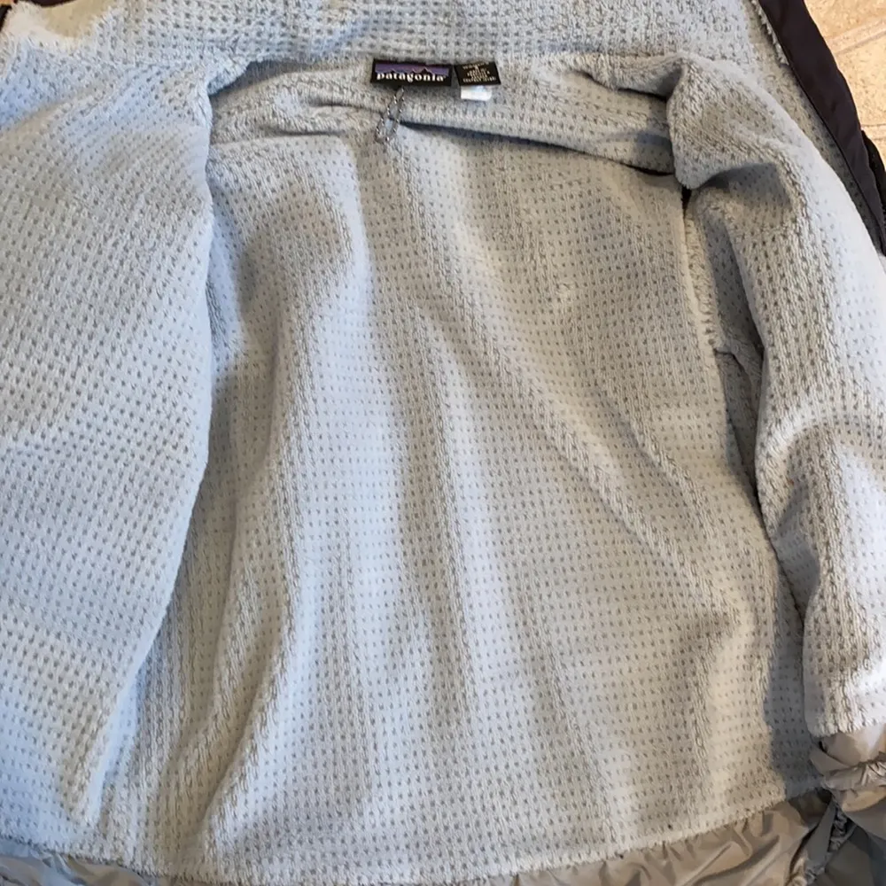 Patagonia black hooded fleece lined jacket size Small - Image 6