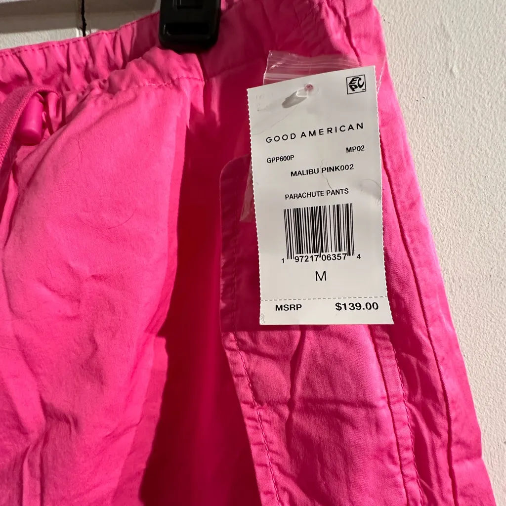 Good American NWT Malibu Pink Parachute Pants size medium - Image 2