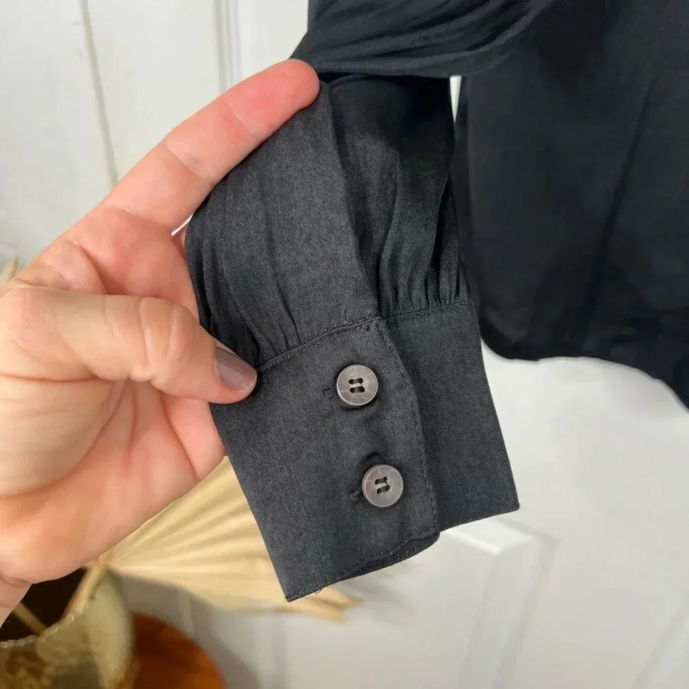 Treasure & Bond Black V-Neck Long Sleeve Blouse Button Front Size S - Image 8