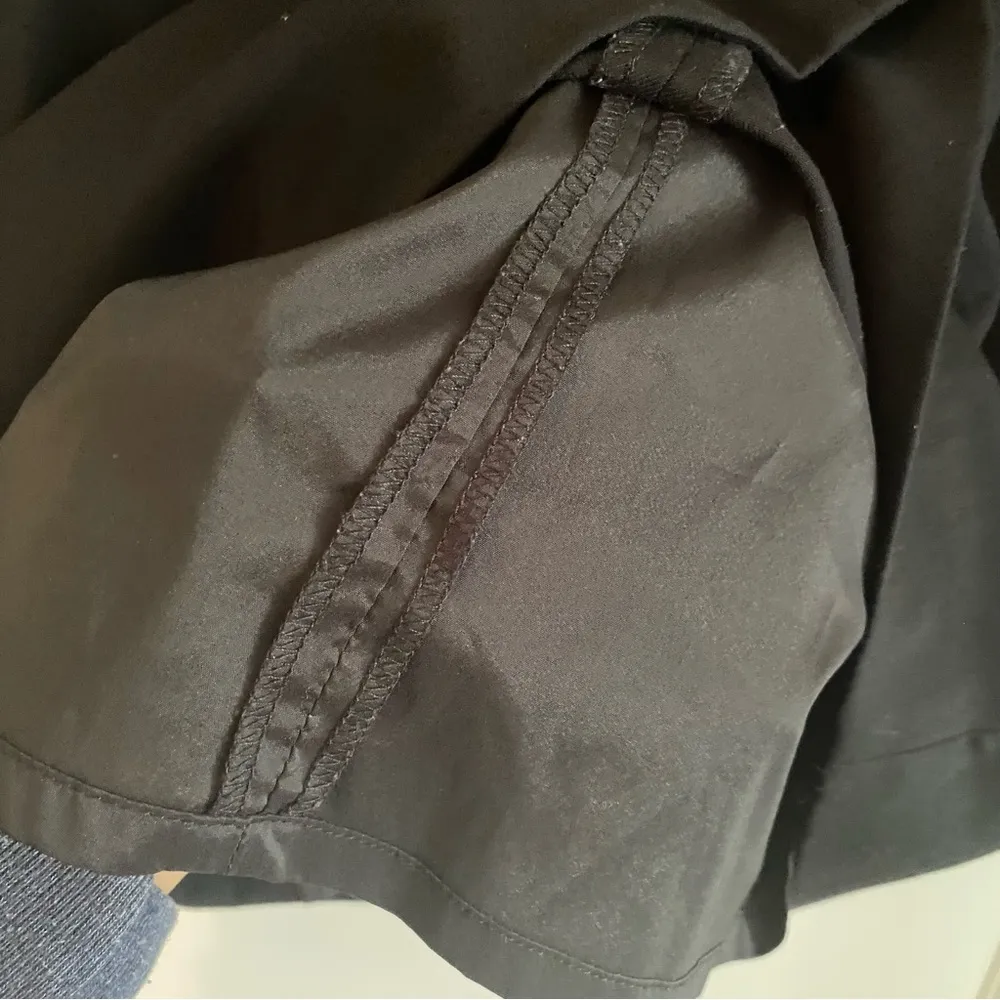 Banana Republic Black Mini Skirt - Front Pleats, Belt Loops and Pockets - Size 8 - Image 9