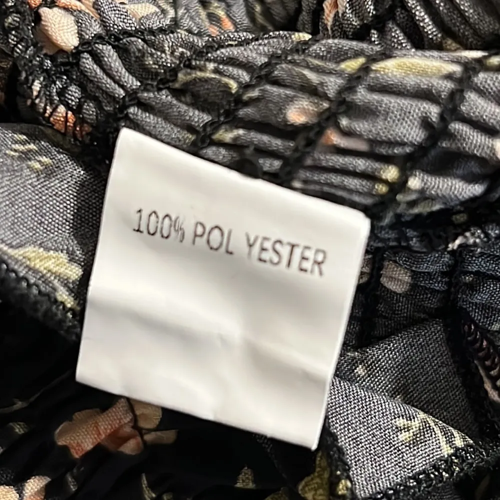 POIUMN large ruched top juniors black floral print ruched sleeves new with tags Size undefined - Image 8