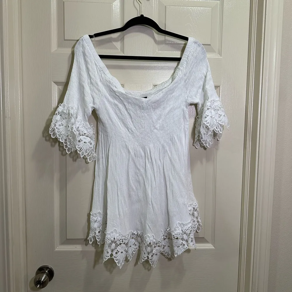 Rue 21 plus size off the shoulder blouse white with lace trim size 3X - Image 4