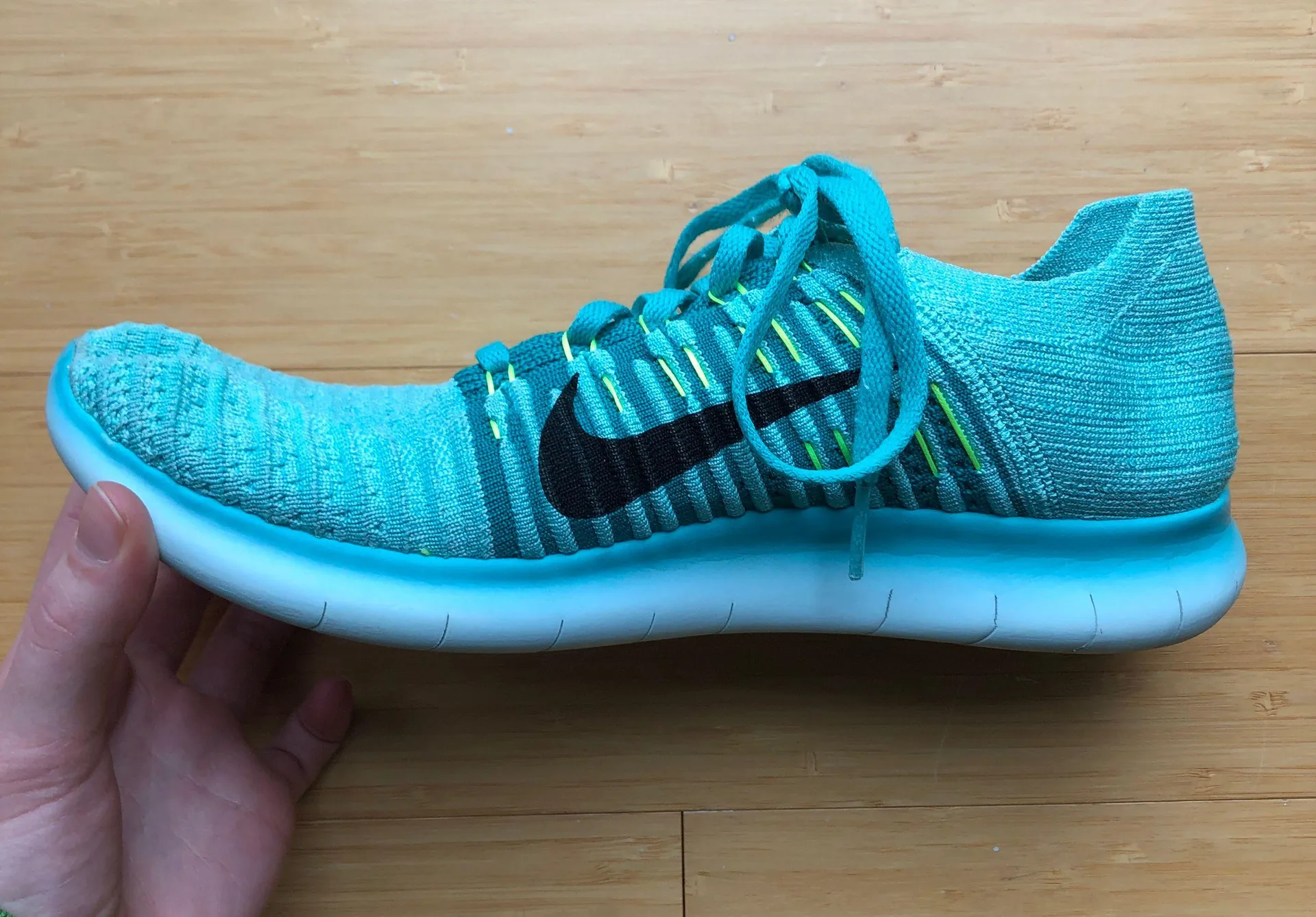 Free Rn FlyKnit Shoes - Image 4