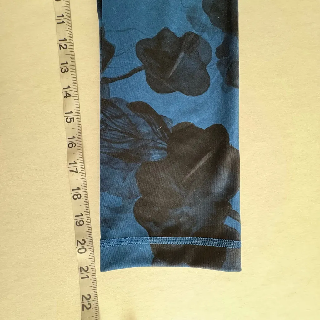 Lululemon Wunder Under Crop II leggings in the Jumbo Inky Floral Black Inkwell 4 - Image 13