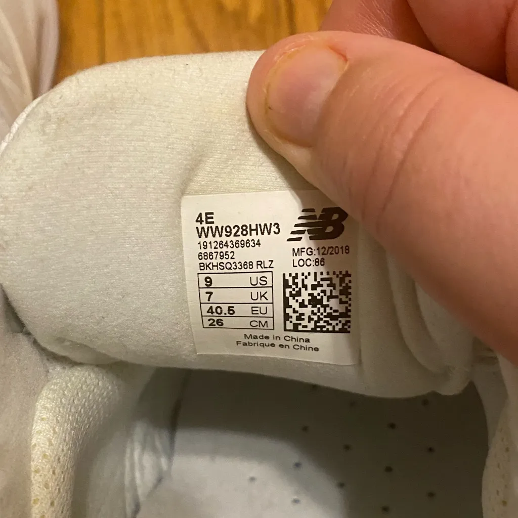 Women's New Balance 928v3 White Leather Hook and Loop Walking Shoes Size 9 4E - Image 6