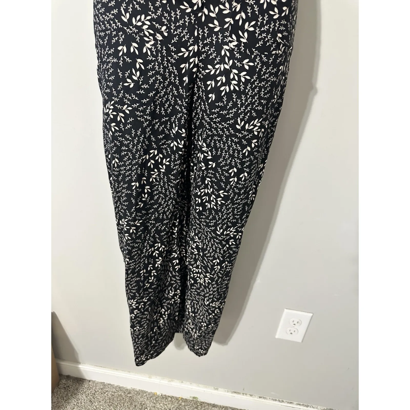 ZARA Black & White Leaf Print Jumpsuit Collared V-Neck Wide-Leg Size Small - Image 6