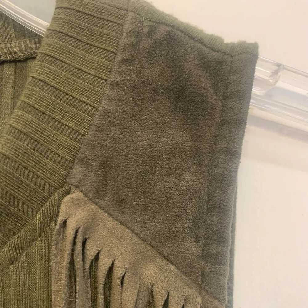 Dance & Marvel Ribbed Hunter Green Fringe Sleeveless Midi Med. Dress.    1145 - Image 6