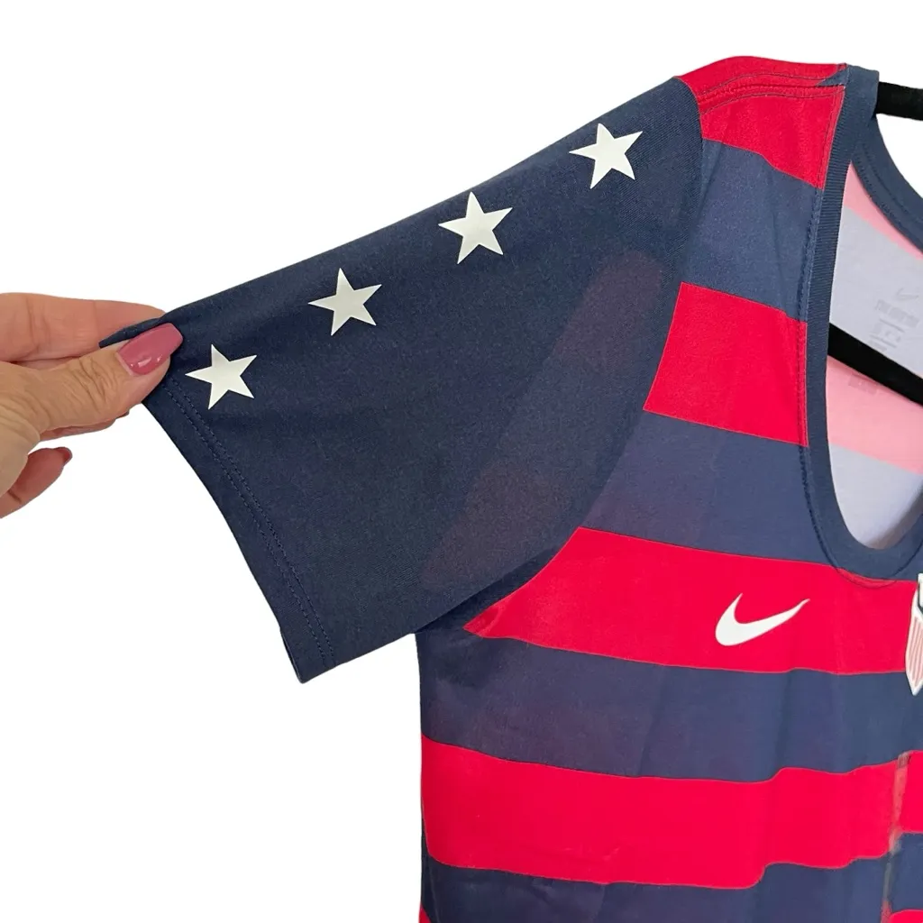 NWT Women's Nike Navy/Red US National Team Match Performance T-Shirt M - Image 9