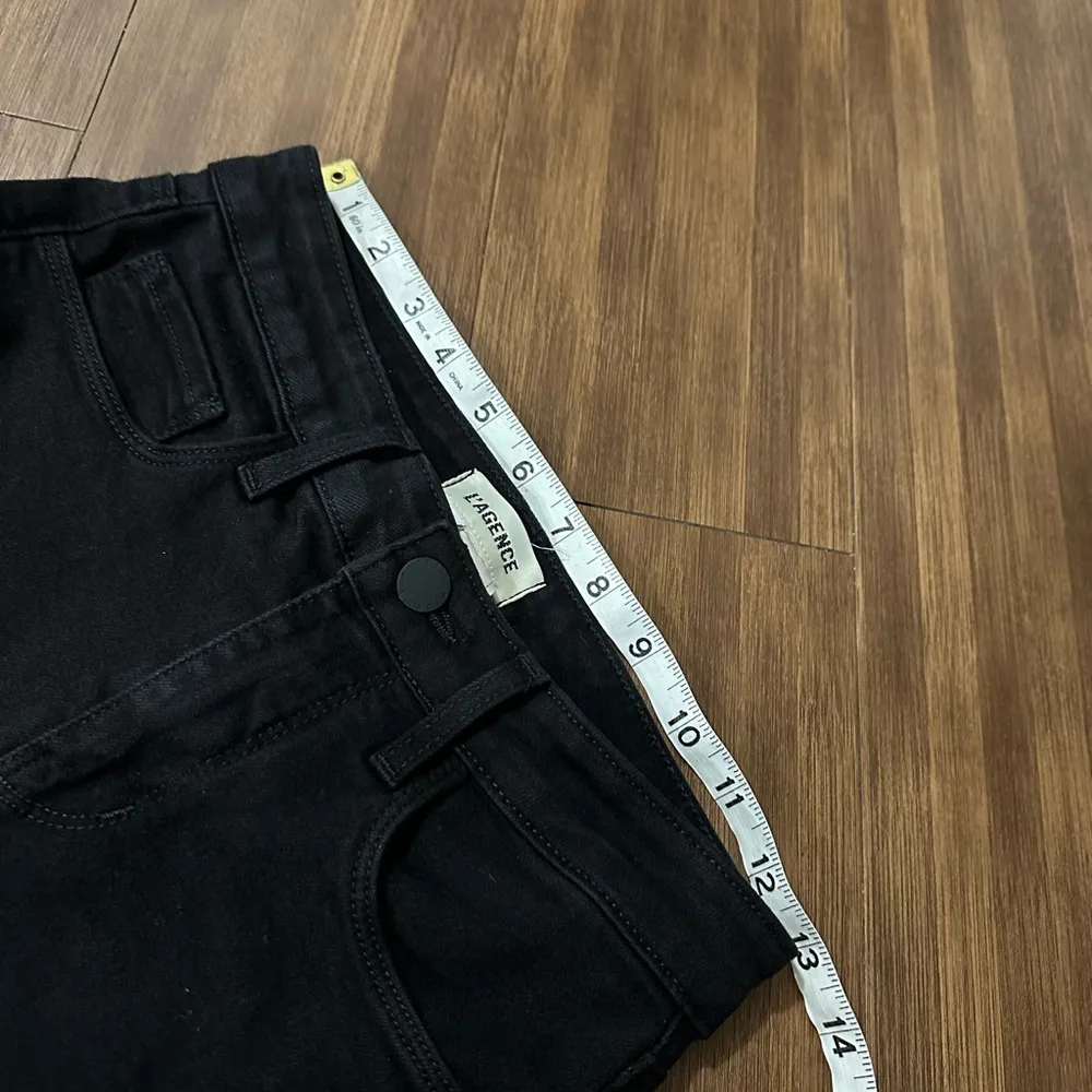 L'AGENCE
Margot High Rise Skinny Jeans in black
Size 24 - Image 6