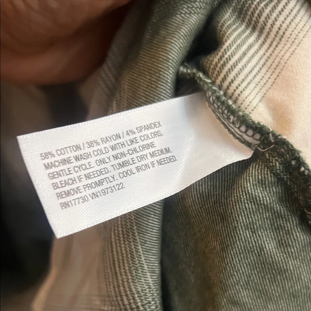 Ava Viv Green Plaid No-Gap Button-Up Shirt - Image 8