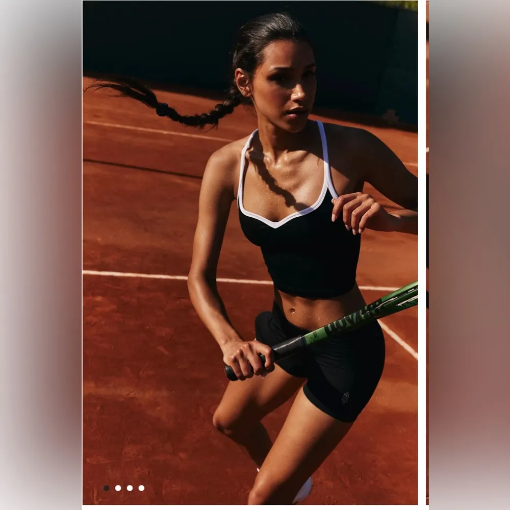 Happiness Runs Sweetheart Colorbock Crop Tank M/L - Image 3