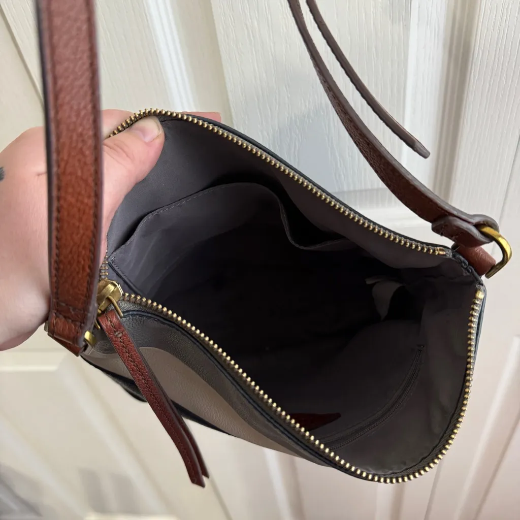 Fossil Amelia gray cream black Colorblock crossbody purse - Image 6