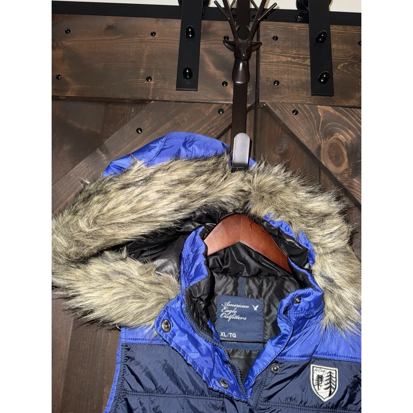 American Eagle Y2K Women's XL AE Faux‎ fur trim Hooded Puffer Vest 2010 - Image 4