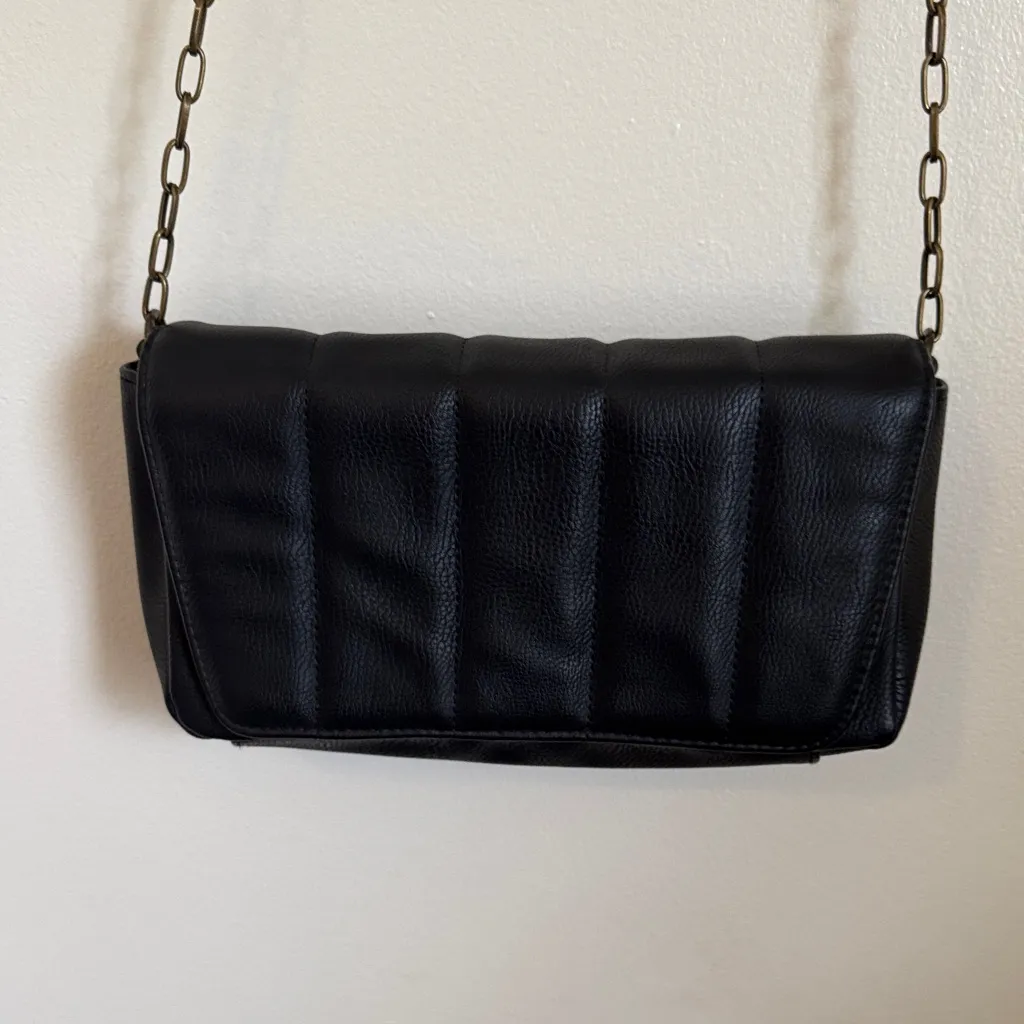 Universal Threads Universal Thread Black Crossbody Bag with Chain Strap - Image 2