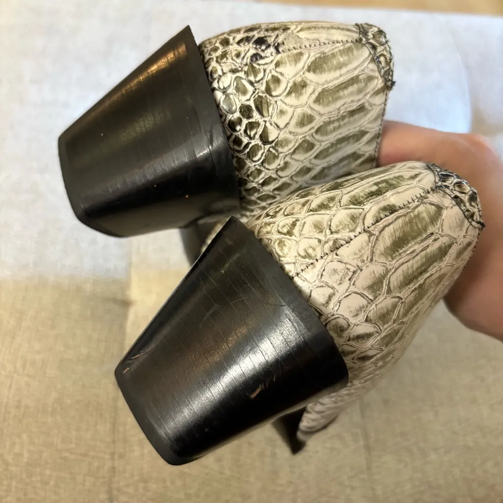TONY LAMA Python Cowgirl BootIES Size 9.5 Snakeskin Embossed‎ Ankle Bootie - Image 4