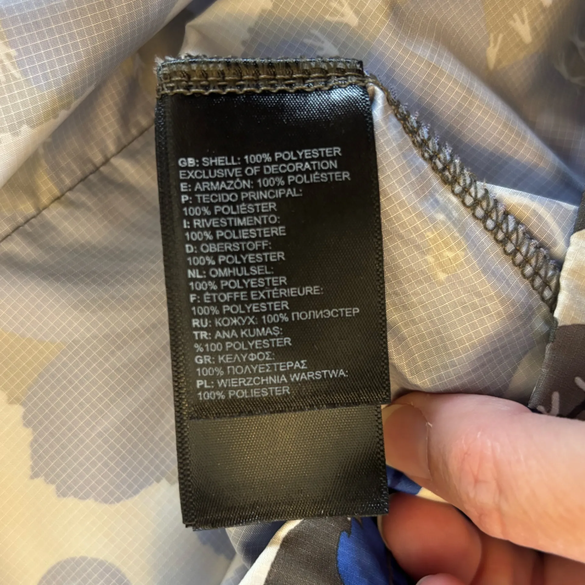 The North Face women’s Printed Fanorak Jacket sz S - Image 4