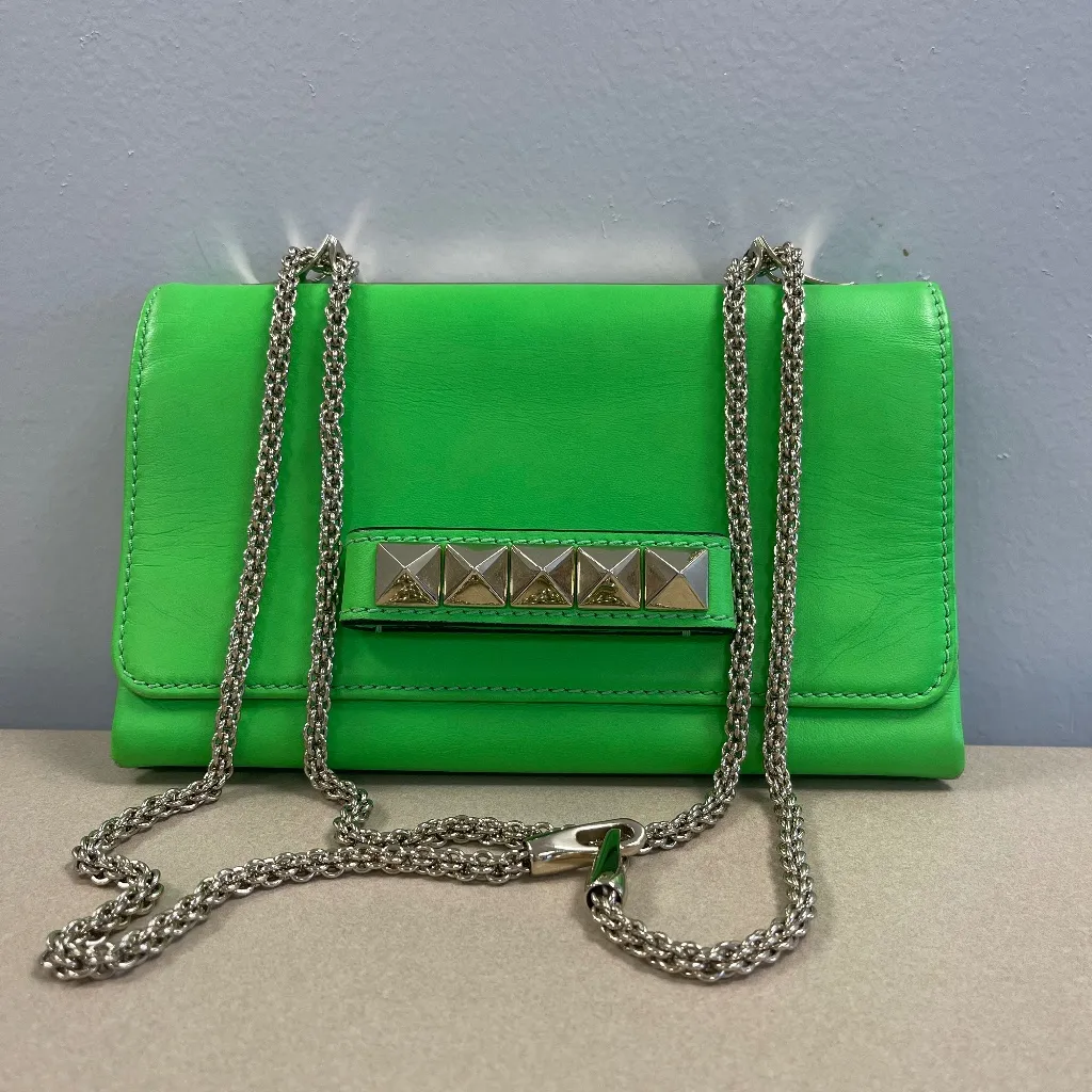 Valentino Garavani Va Va Voom Rockstud Clutch Shoulder Bag-Neon Green - Preowned - Image 2