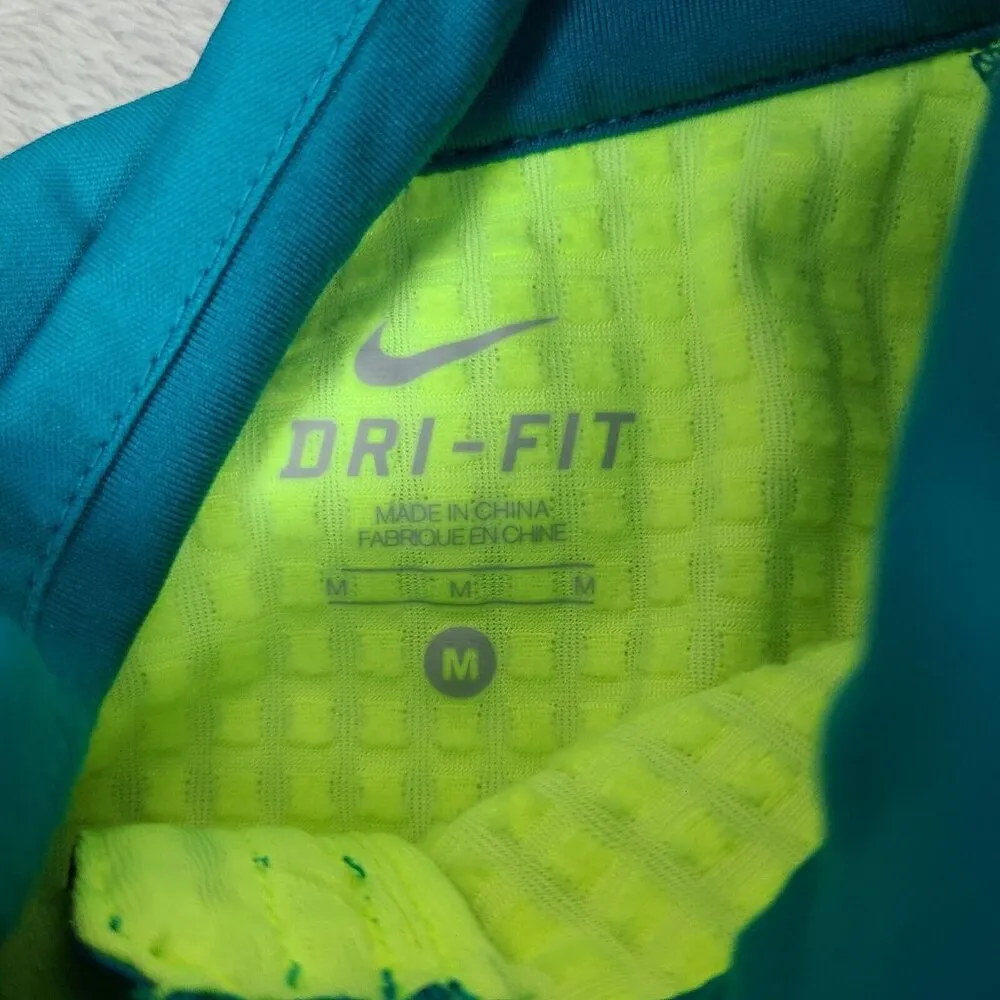 Nike Green Running Jacket with Neon yellow inside Thumb Holes & Back Pockets Med - Image 4