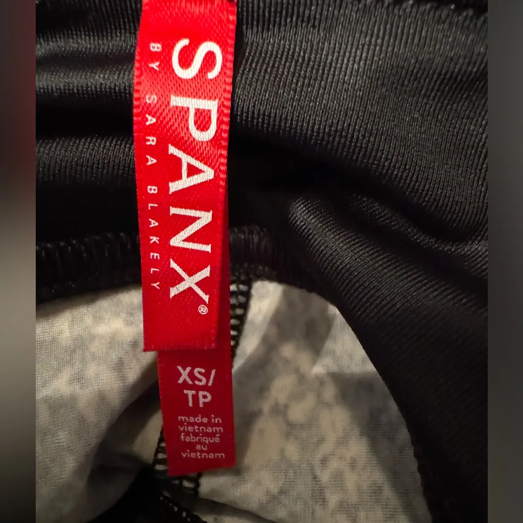 Spanx Faux Leather Snake Shine Women’s White Greyish Black Leggings Size XS - Image 10