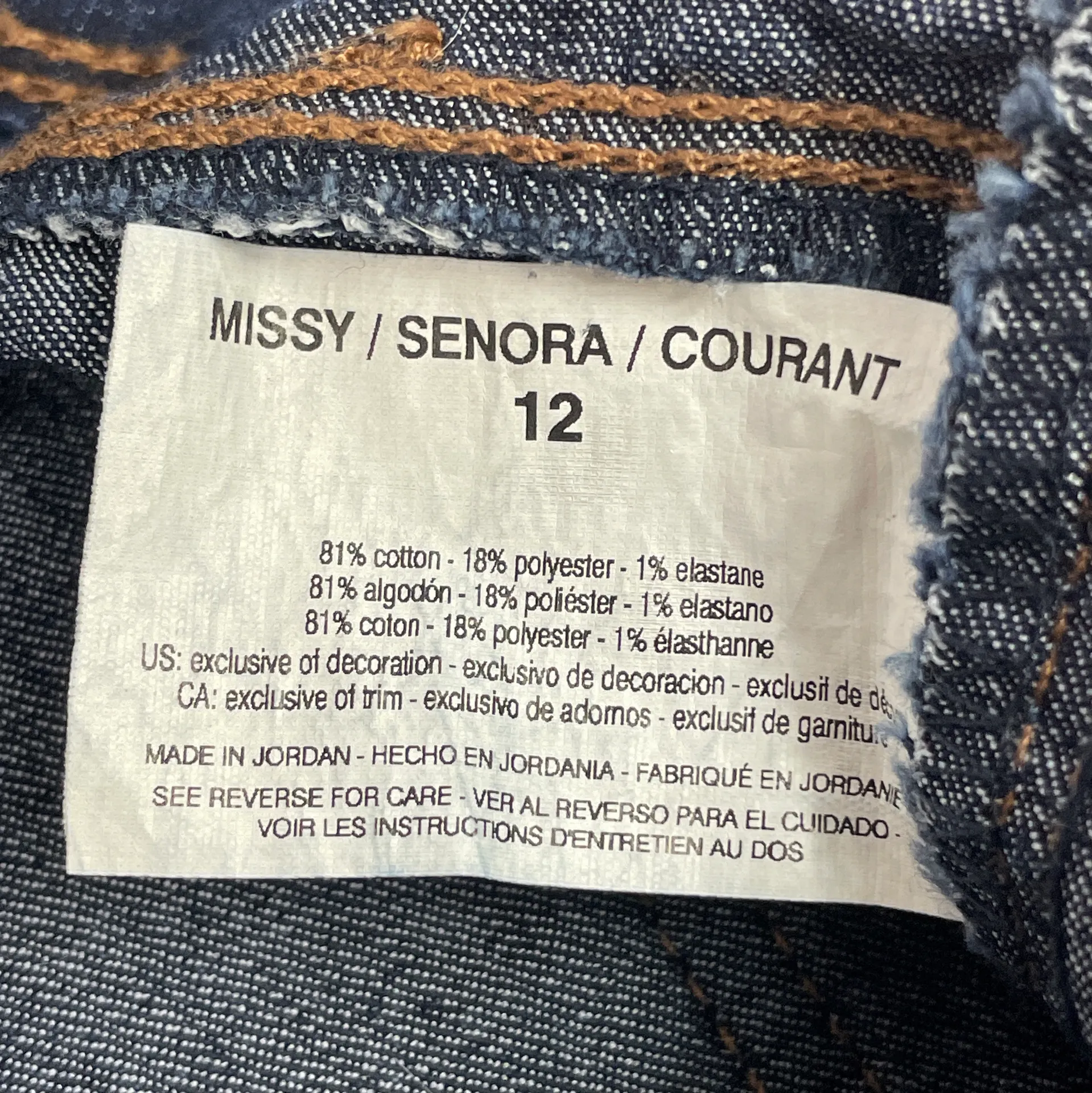 Gloria Vanderbilt EUC  All Around Slimming Effect Dark Wash Stretch Shorts 12 - Image 10