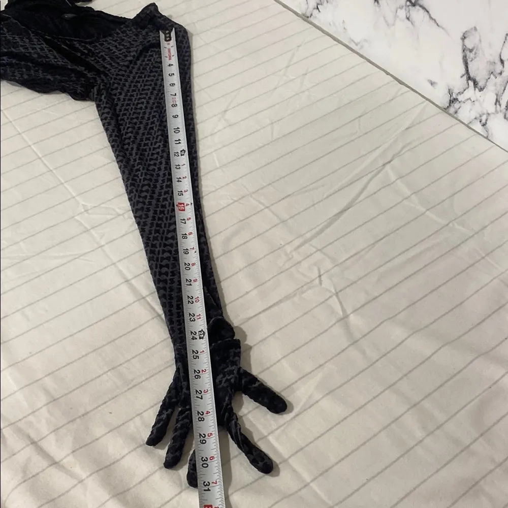 Skims Velvet Crop Top Logo 2X Soot Black Plus Size Logo Burnout Open Bust - Image 10