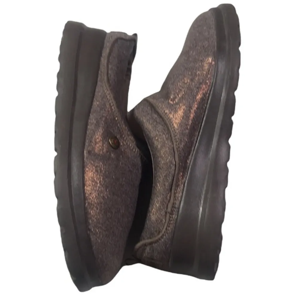 Bobs from Skechers Bronze Bobs Cherish Sleigh Ride Clog - Image 9