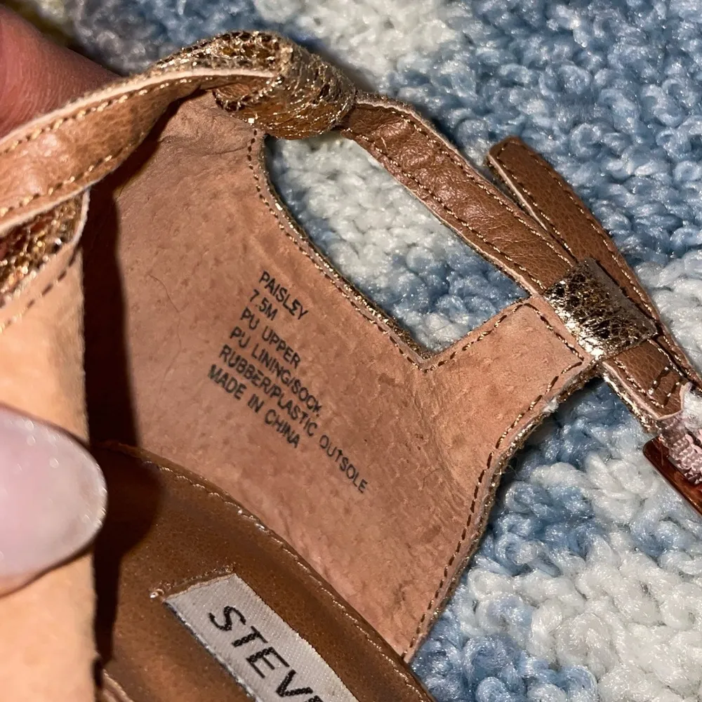 STEVE MADDEN rose gold wedge heels size 7.5 - Image 8