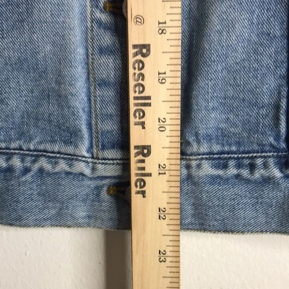 Eddie Bauer button down denim vest with cutoff sleeves size small - Image 6