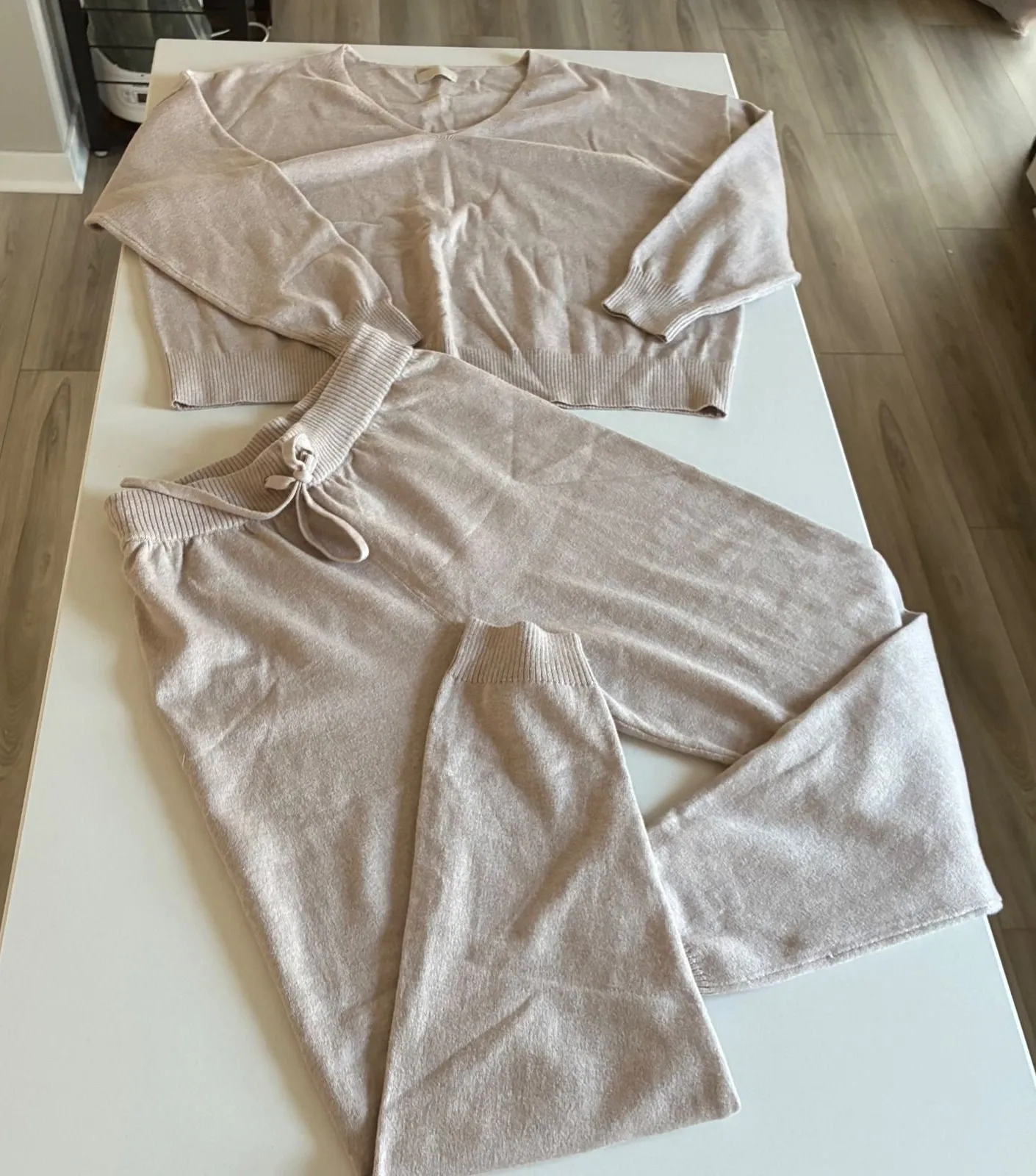 Nuuds Luxe Knit Lounge Set V Neck Sweater Med jogger pants small Tan - Image 1