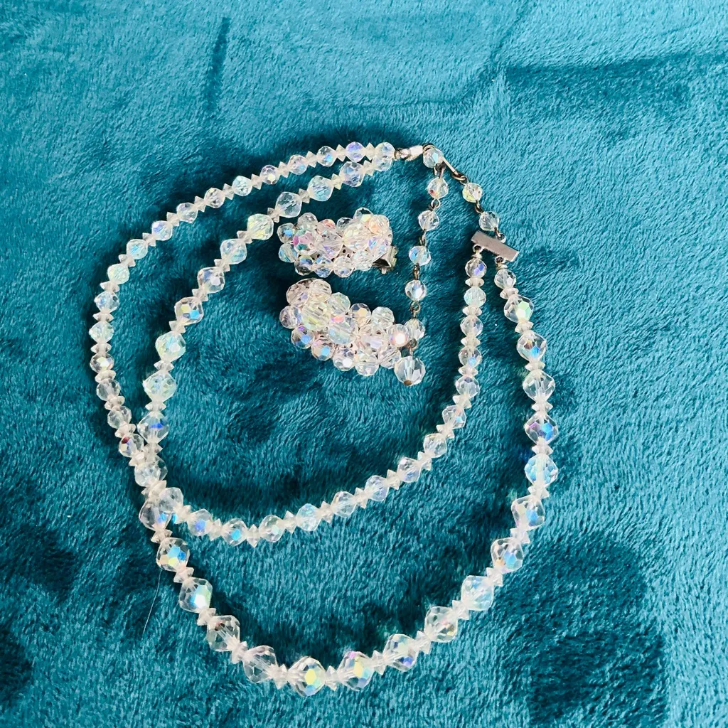 Dressy crystal necklace and earrings set 🌟🌟🌟 Silver - Image 3