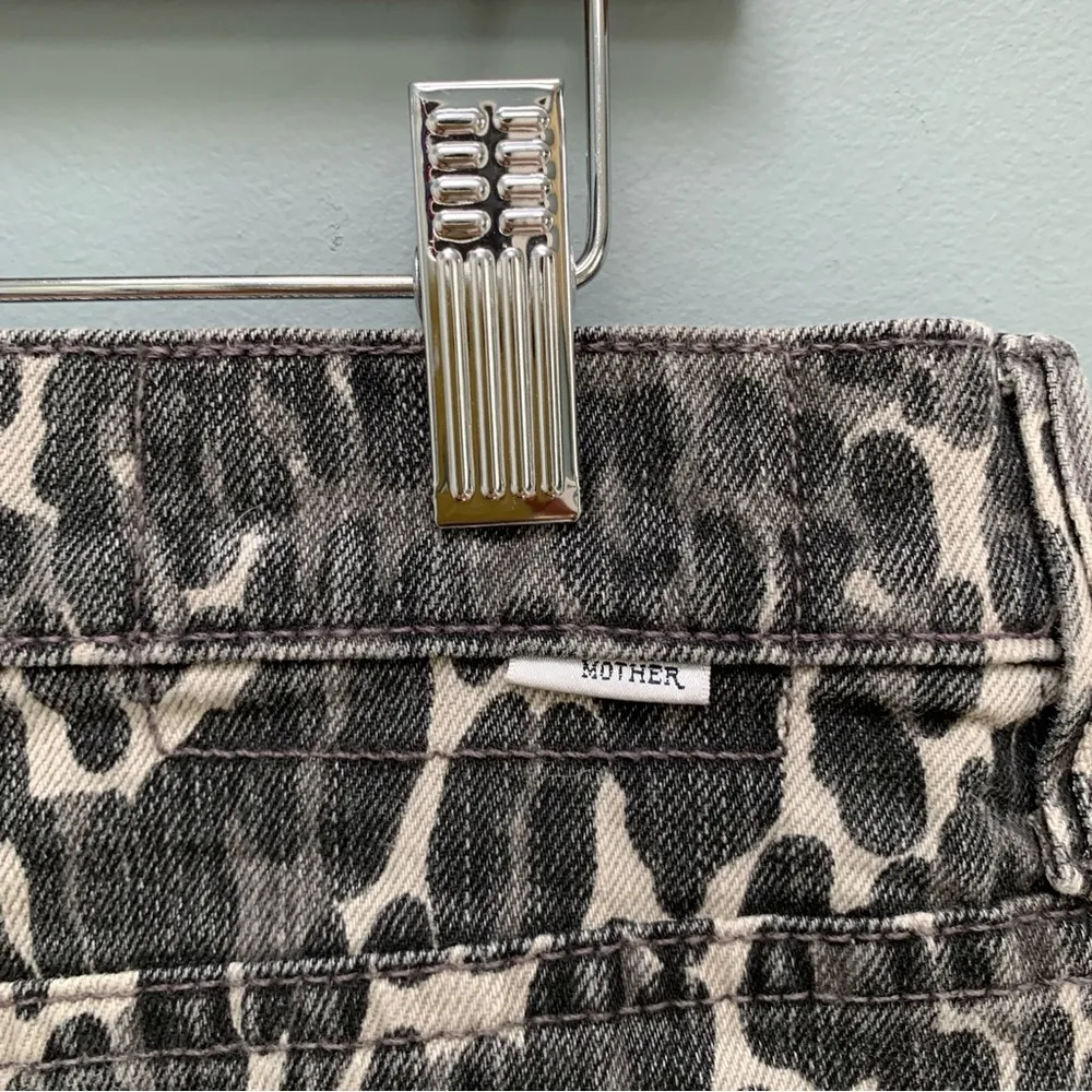 MOTHER The Vagabond Mini Fray Mob Wife Skirt Spot On 31 - Image 11