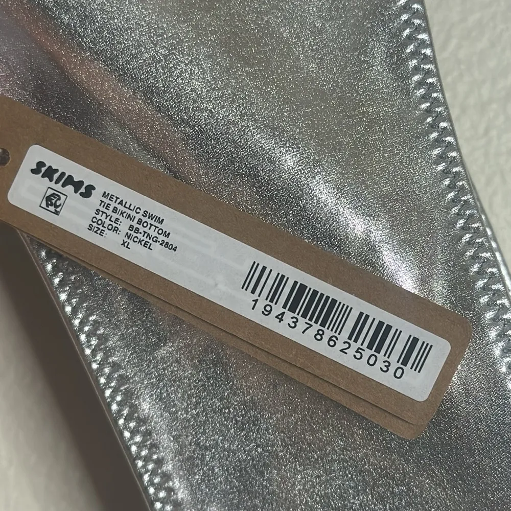 Skims metallic swim tie bikini bottom in nickel size XL - Image 8