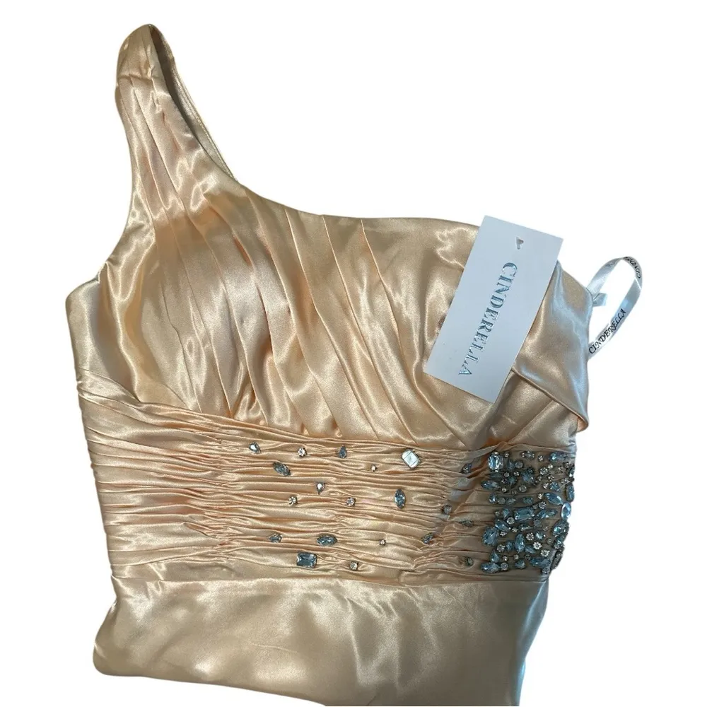 Cinderella One-Shoulder Peach Satin Beaded Evening Gown NWT – Size 6 - Image 3