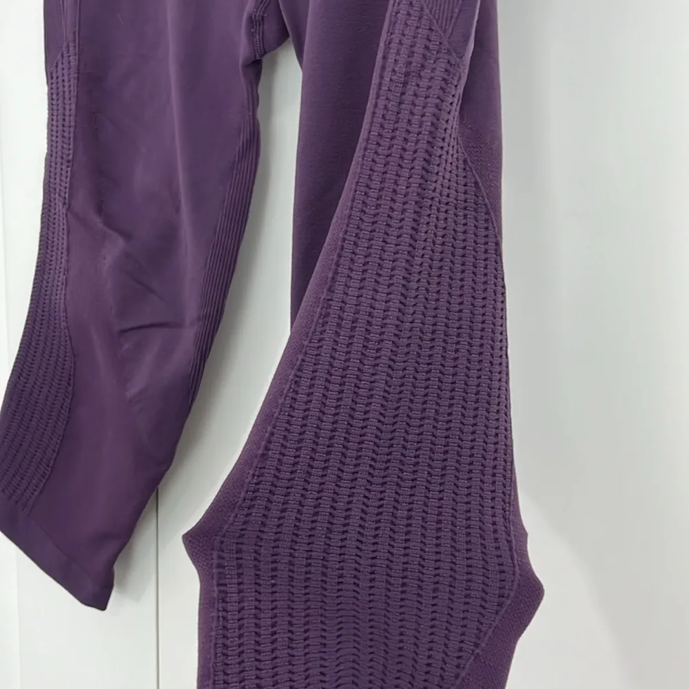 Lululemon Size 2 Purple Flow and Go Crop Athletic Yoga Leggings - Image 7
