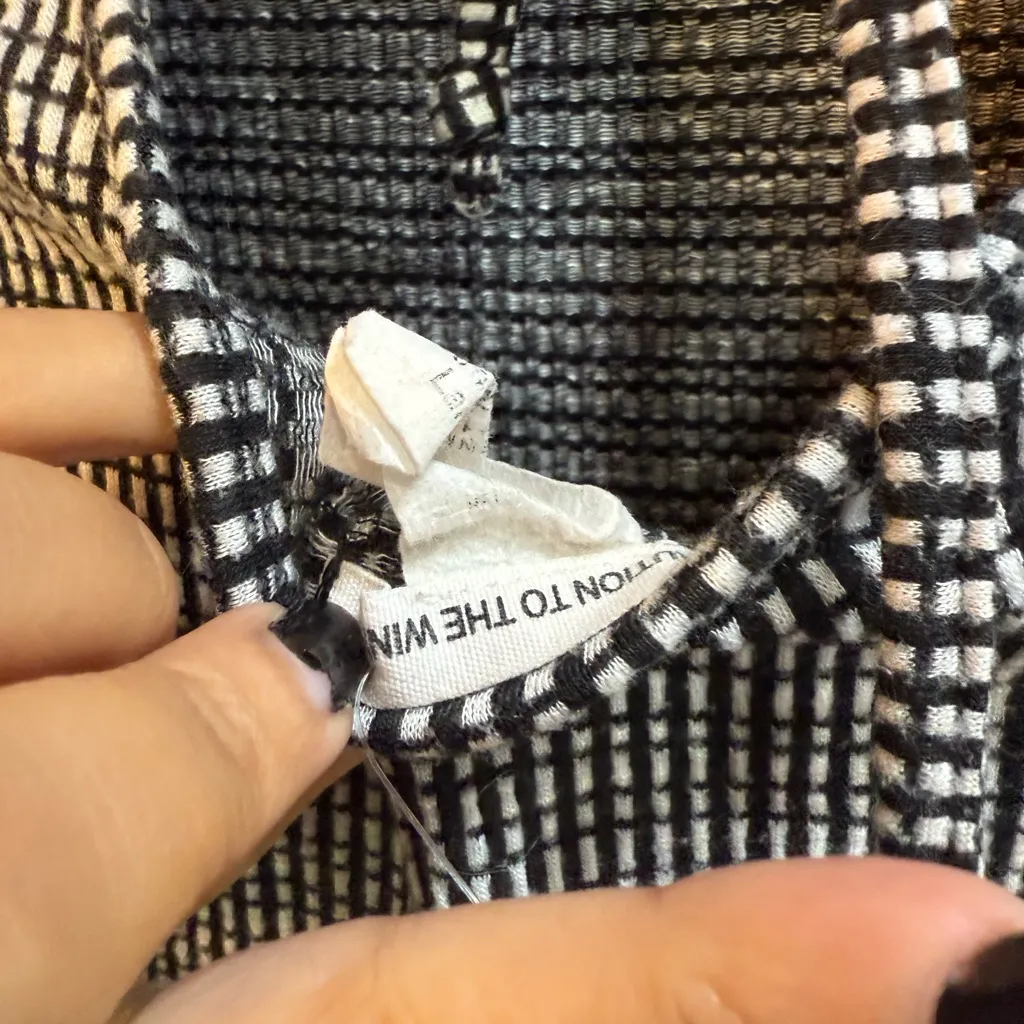 Caution To The Wind Monochrome Grid Short Sleeve Top - Image 4