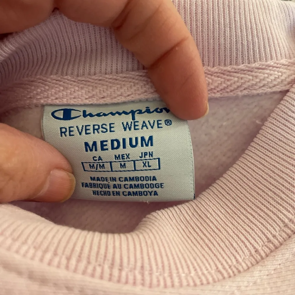 long sleeve cropped crewneck, pink, size medium - Image 2