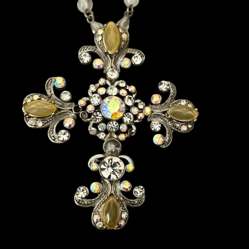 VTG VCLM Ornate Silver Tone Cross Pendant Necklace Rhinestones - Image 4
