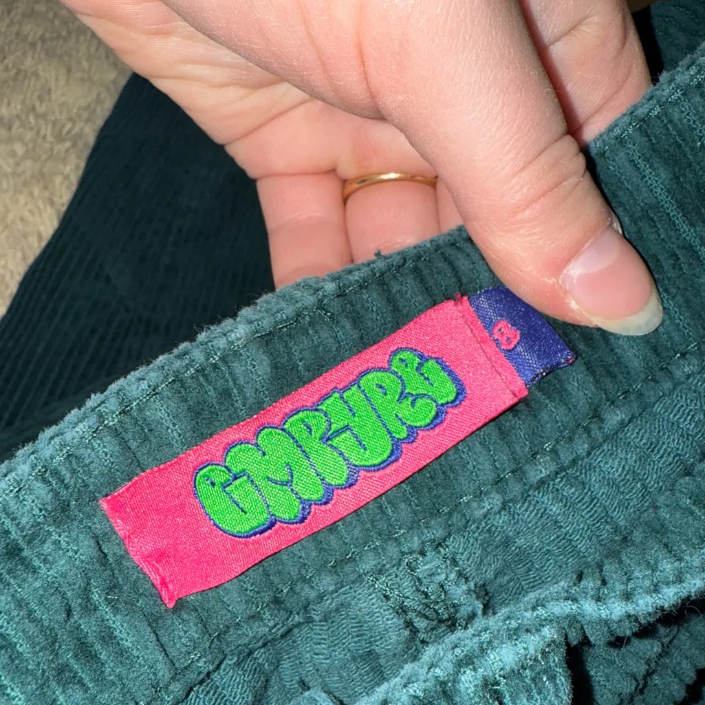 EMPYRE Green Corduroy pants Size 8 - Image 3