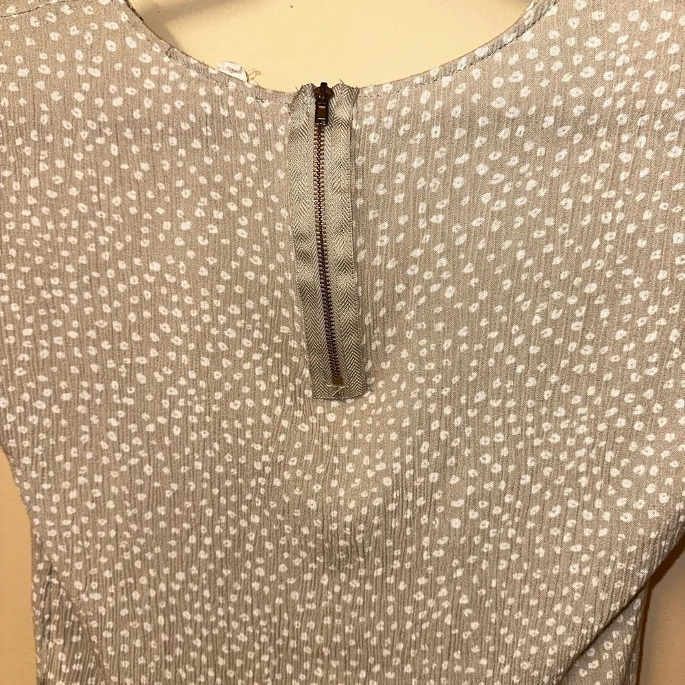 Linen Short Sleeve Blouse Light Green and White - Image 7