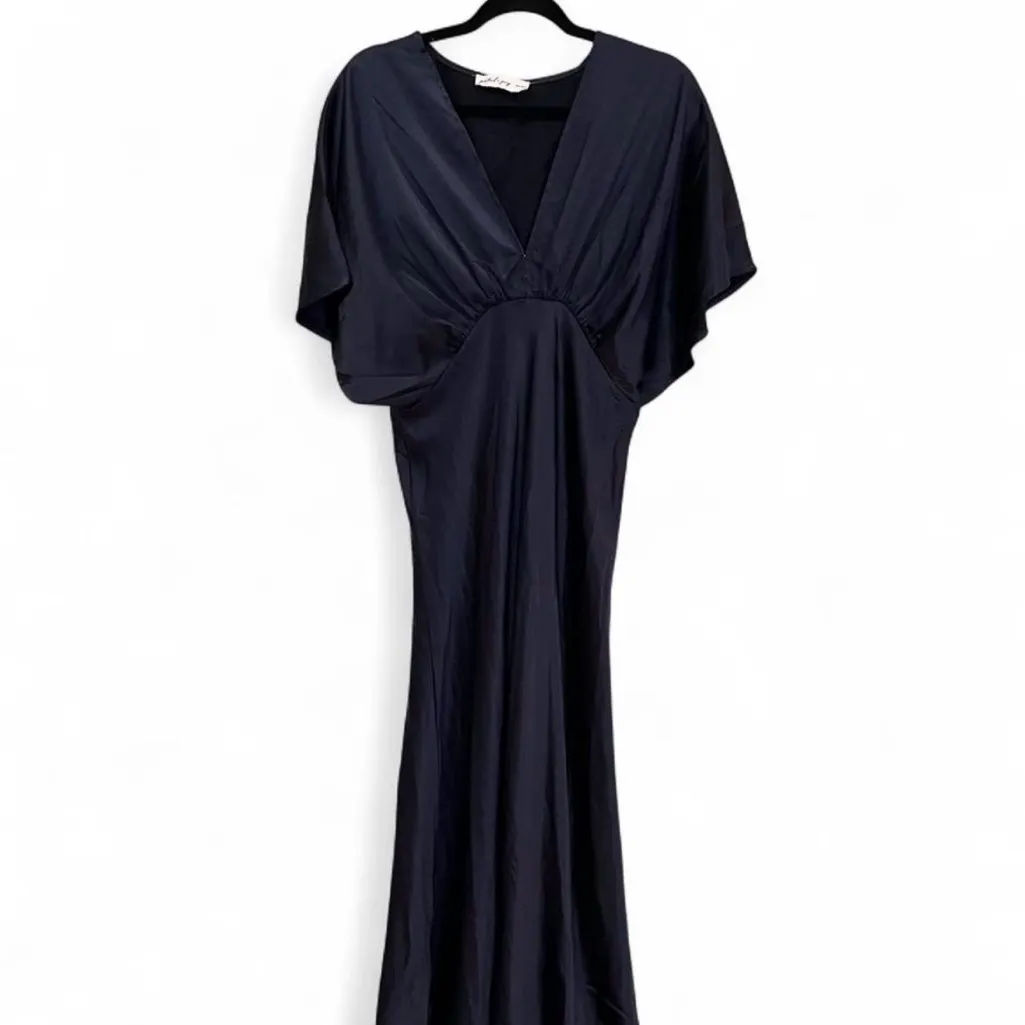 Petal & Pup Nordstrom Ricki dolman  satin maxi dress in midnight blue formal 12 - Image 7