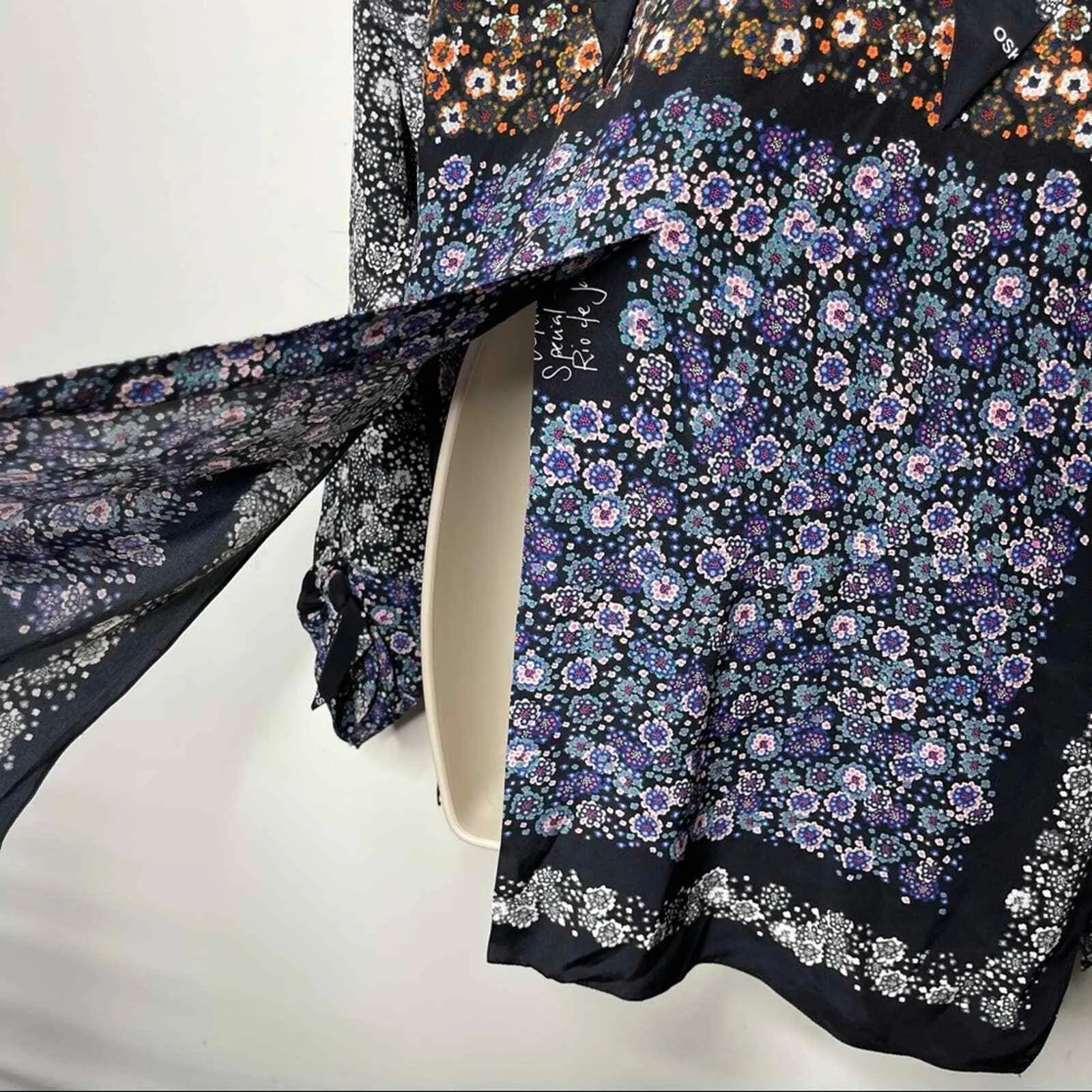 Osklen Rio De Janeiro 100% silk floral color - Image 9
