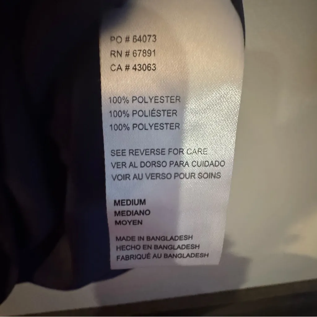 Umbro Women’s Navy and White Jersey Size Medium - Image 7