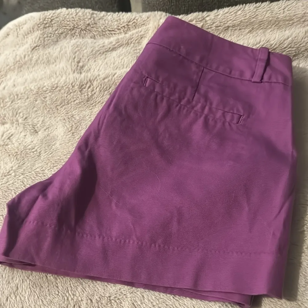 Banana Republic EUC magenta Shorts mid rise Size 8 - Image 4