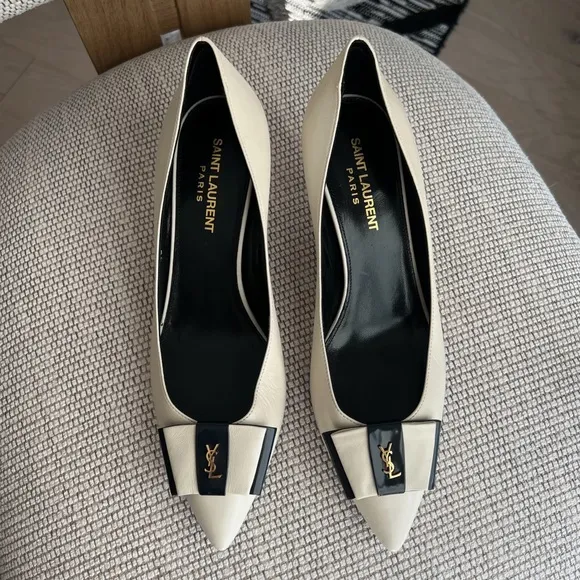 Saint Laurent YSL Anais Bow Pumps in Cream - Image 2