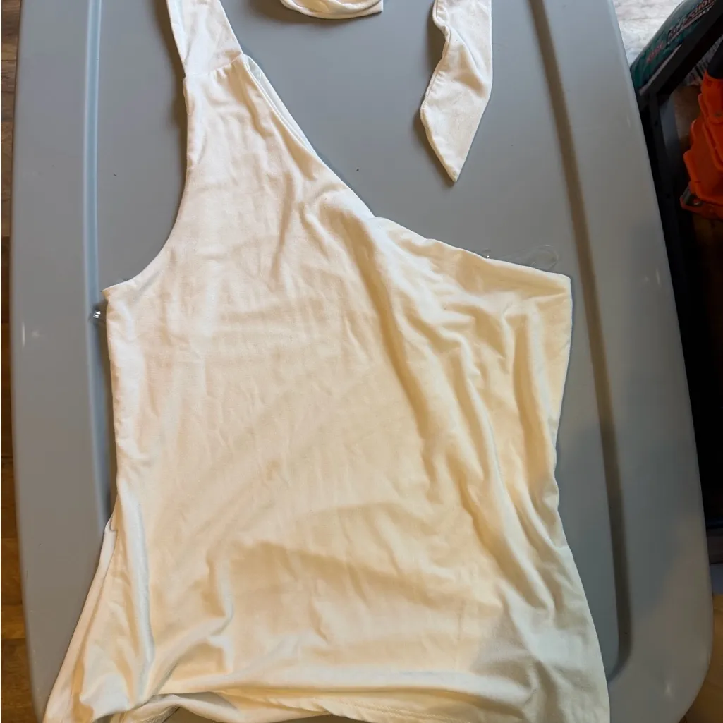 See You Monday White Asymmetrical Crop Top Size Large - Image 2