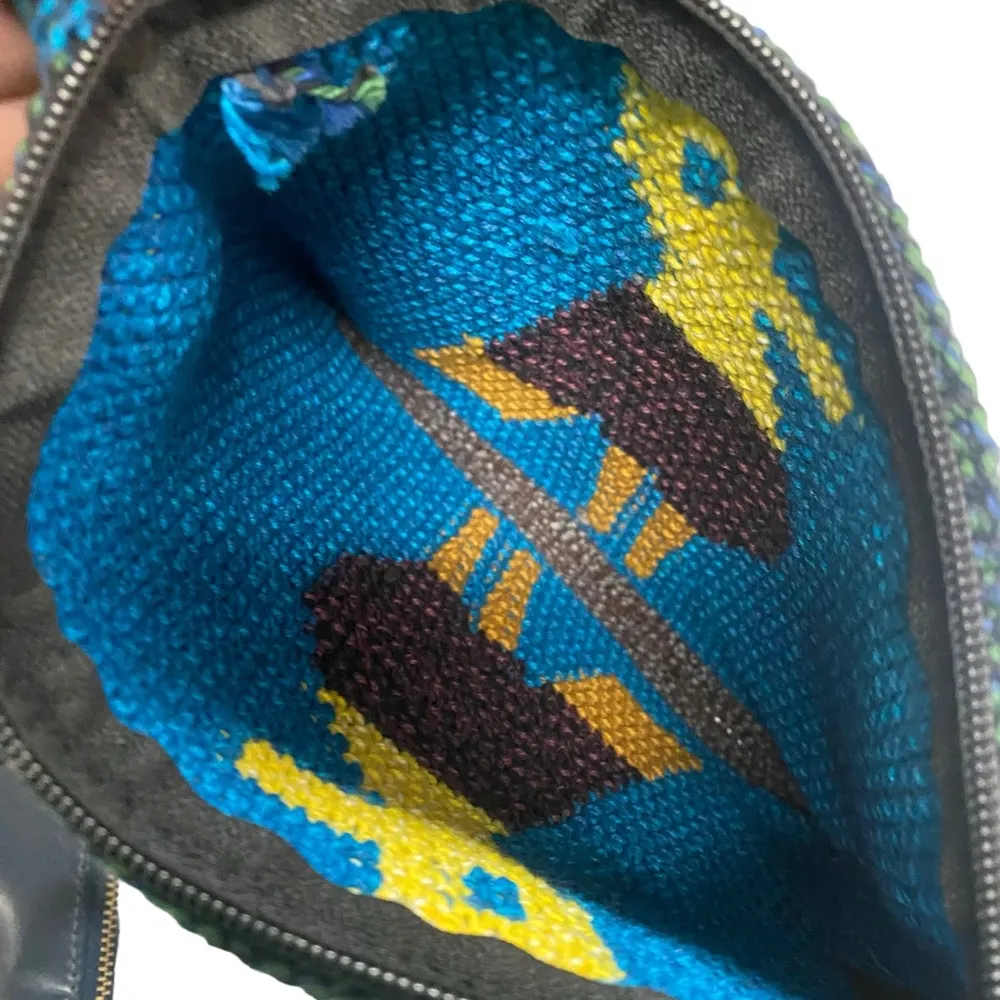 Y2K Crochet Blue Yellow Bird Sling Body Bag. - Image 6