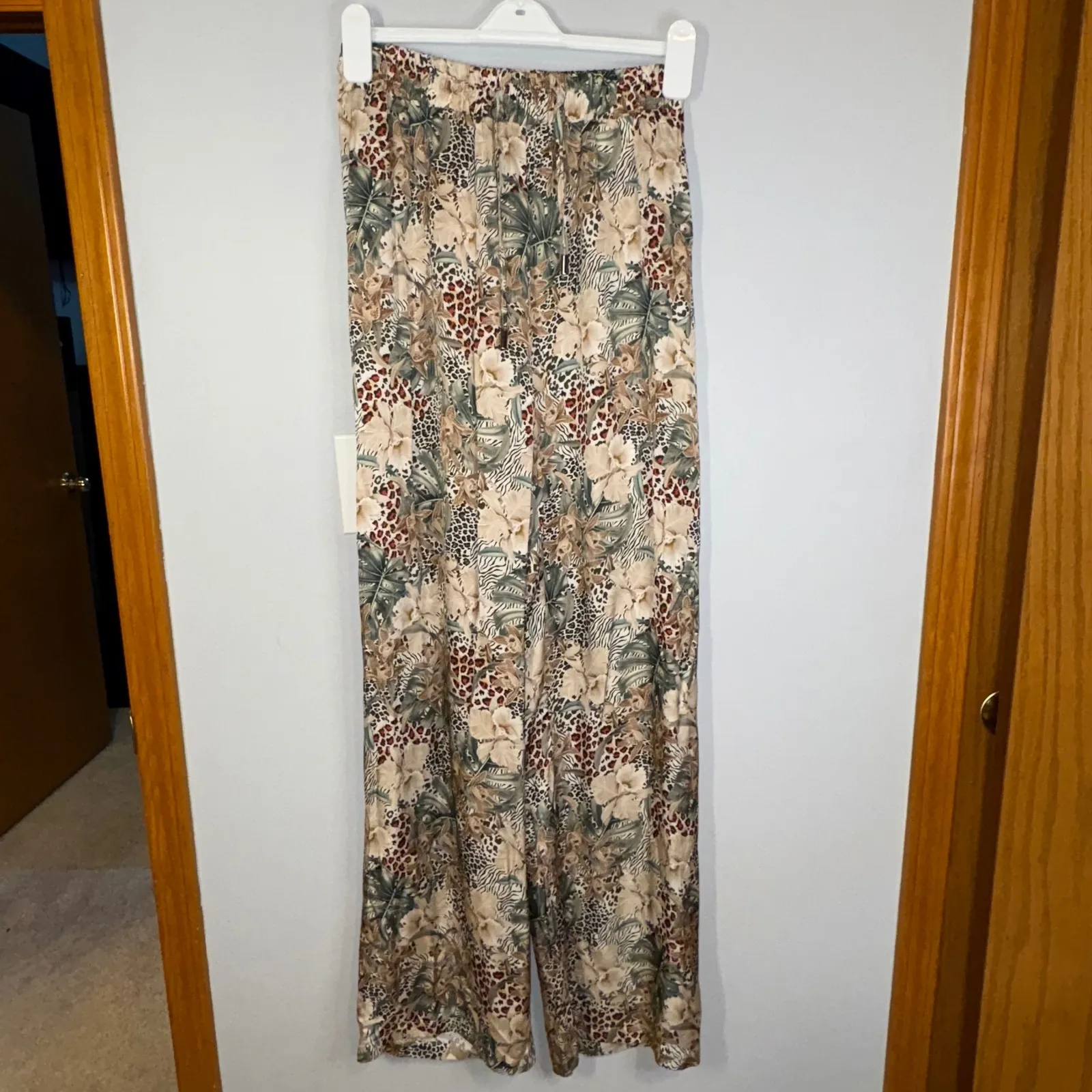 LITA by Ciara TIE WAIST PANTS IN‎ ANIMAL FLORAL tropical print Wide Leg Pants Tan Size M - Image 2