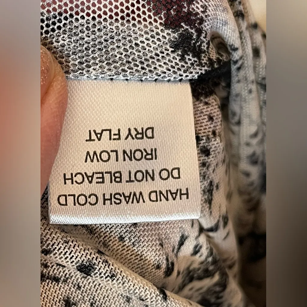 Haute‎ Monde Monochrome Snakeskin Sheer Bodysuit Size S - Image 12