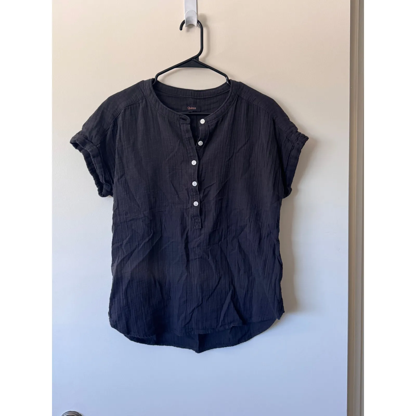 Quince 100% Organic Cotton Gauze Roll Sleeve Shirt in Black Size Small - Image 3