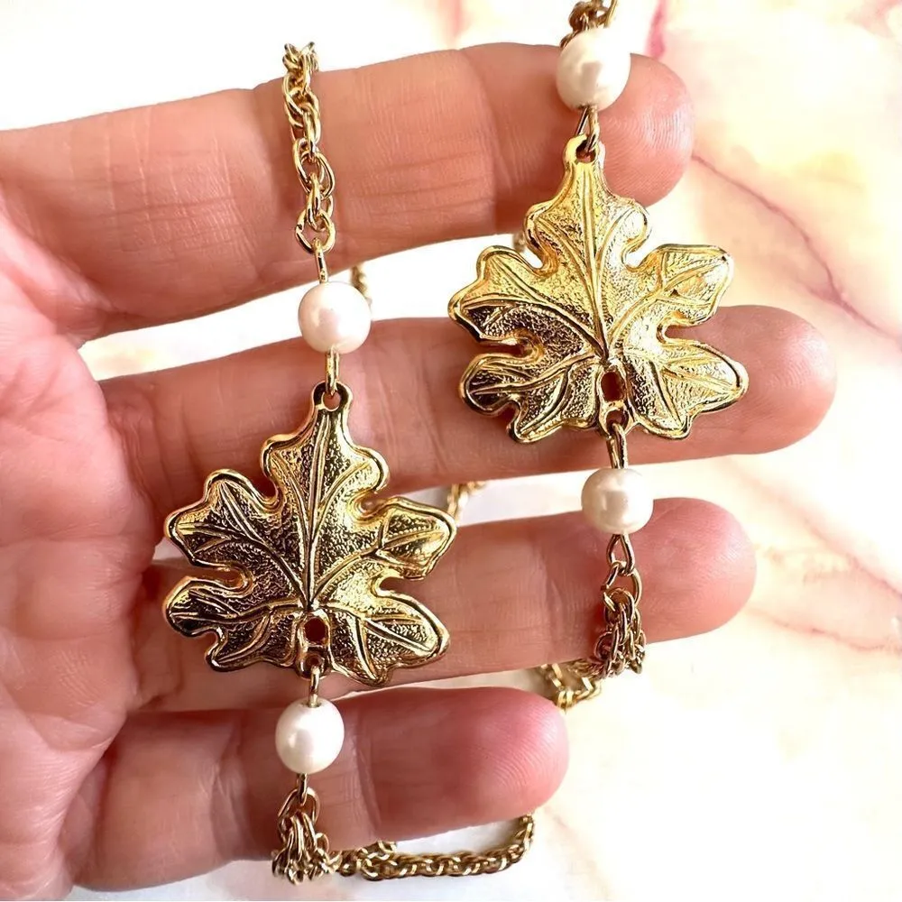 Avon vintage fall leaves good tone faux pearl necklace - Image 8
